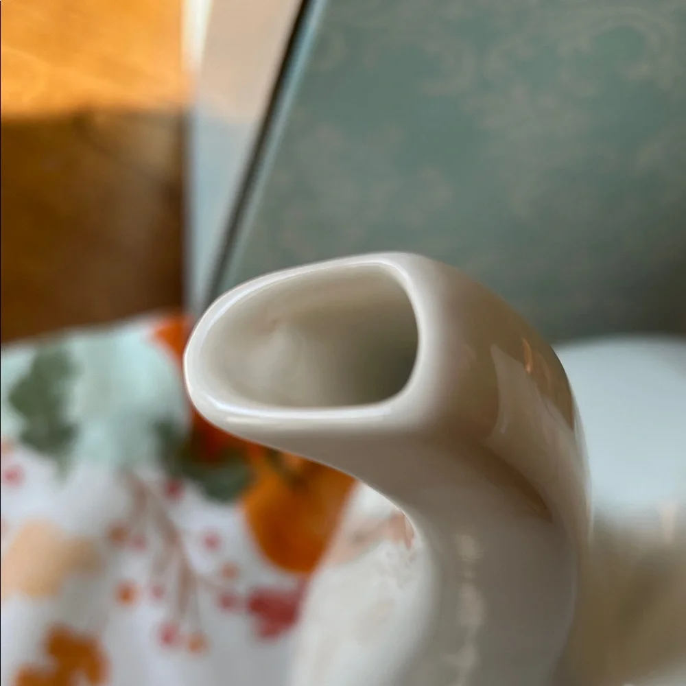 Elegant White Ceramic Teapot - Picture 6 of 7